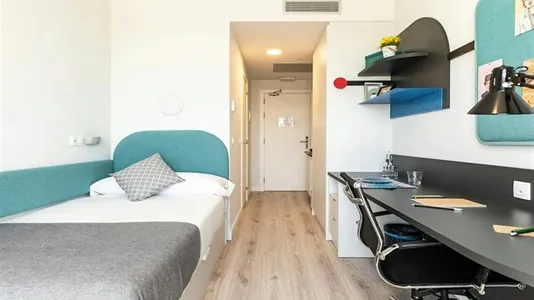 Apartments in Barcelona Sants-Montjuïc - photo 3