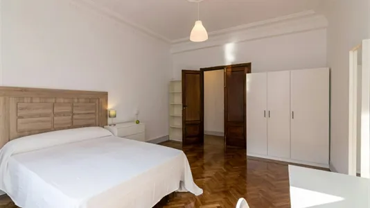 Rooms in Oviedo - photo 5