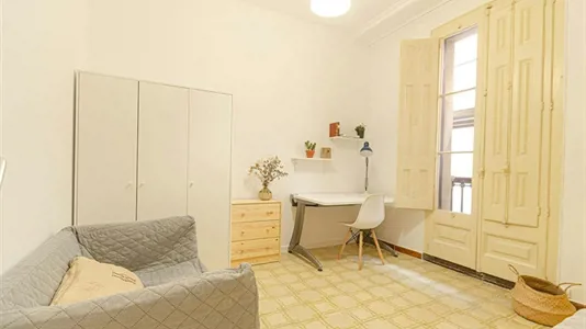 Rooms in Barcelona Ciutat Vella - photo 2