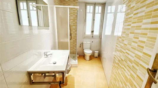 Rooms in Madrid Centro - photo 9