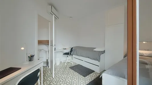 Rooms in Barcelona Eixample - photo 2