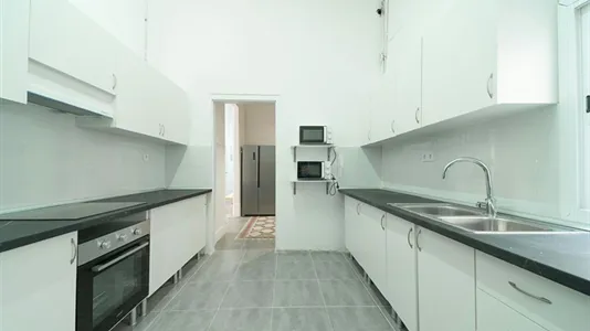 Rooms in Barcelona Ciutat Vella - photo 10