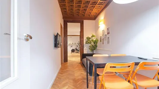 Rooms in Barcelona Ciutat Vella - photo 2