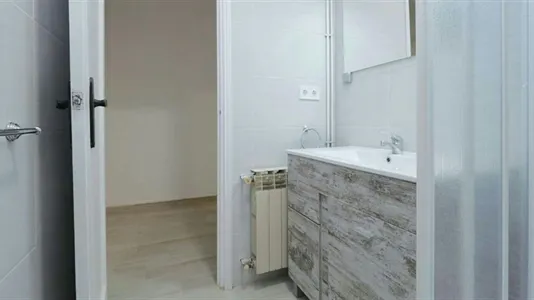 Rooms in Barcelona Eixample - photo 8