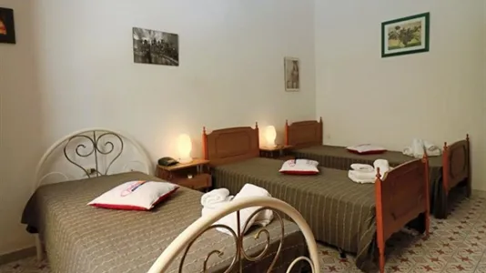 Houses in Taviano - photo 5