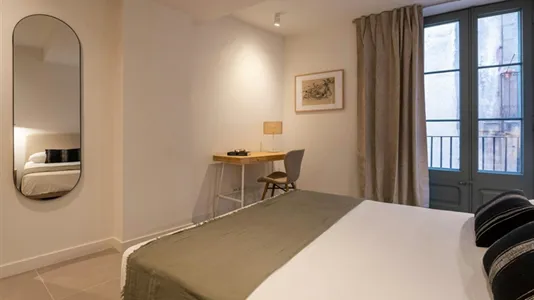 Apartments in Barcelona Ciutat Vella - photo 4