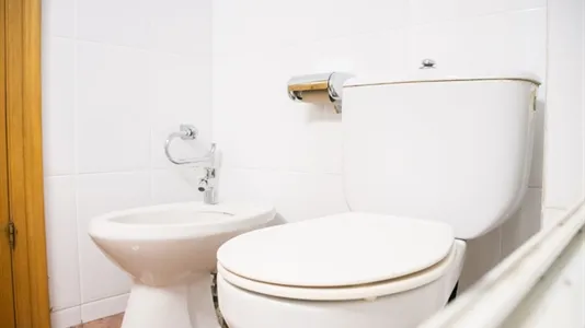 Rooms in Barcelona Eixample - photo 10