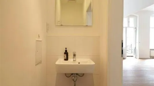 Rooms in Berlin Friedrichshain-Kreuzberg - photo 7