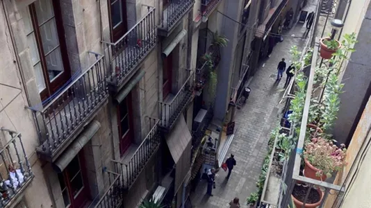 Rooms in Barcelona Ciutat Vella - photo 10