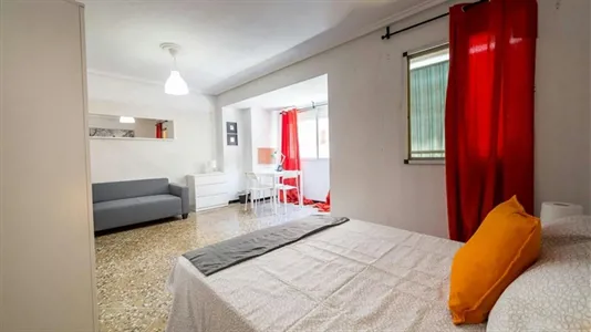 Rooms in Valencia L'Eixample - photo 3