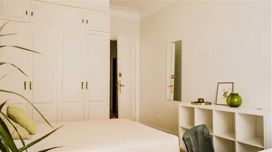 Rooms in Barcelona Eixample - photo 4