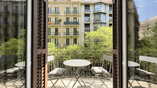 Rooms in Barcelona Eixample - photo 2