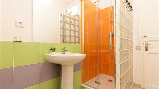 Rooms in Barcelona Eixample - photo 9