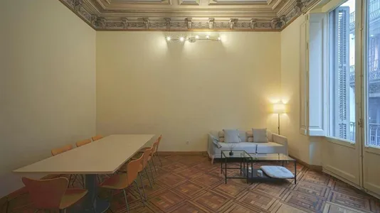 Rooms in Barcelona Ciutat Vella - photo 5