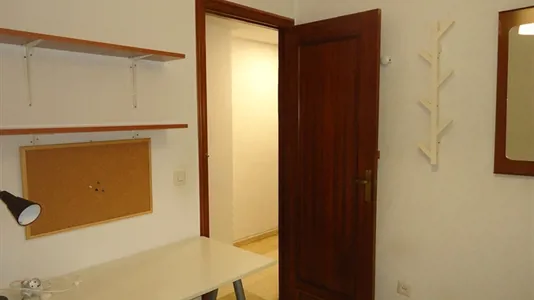 Rooms in Córdoba - photo 2