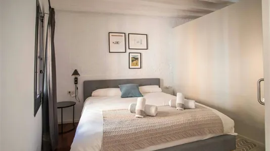 Apartments in Barcelona Ciutat Vella - photo 9
