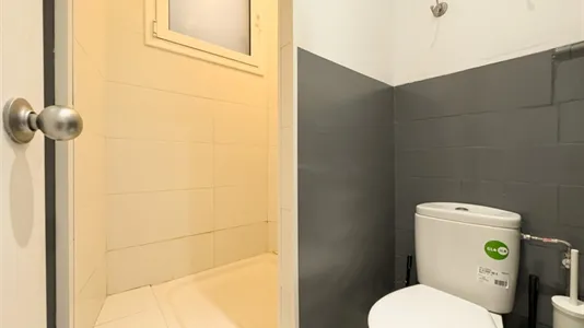 Rooms in Barcelona Ciutat Vella - photo 8
