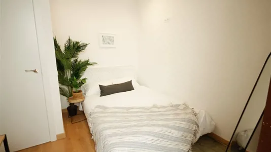 Rooms in Barcelona Ciutat Vella - photo 3