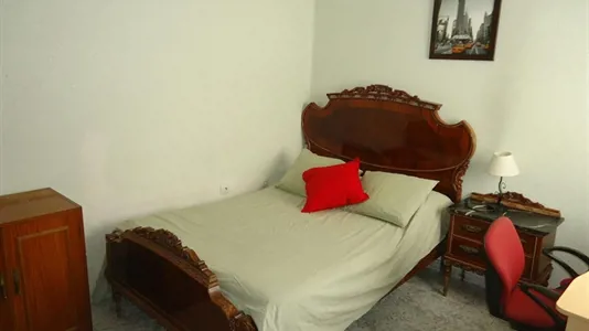 Rooms in Córdoba - photo 2