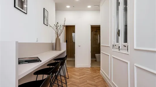 Rooms in Madrid Centro - photo 9