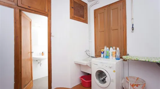 Rooms in Barcelona Eixample - photo 9