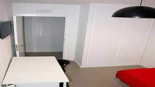 Rooms in Madrid Centro - photo 5