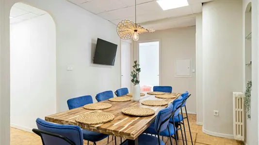 Rooms in Madrid Chamartín - photo 10