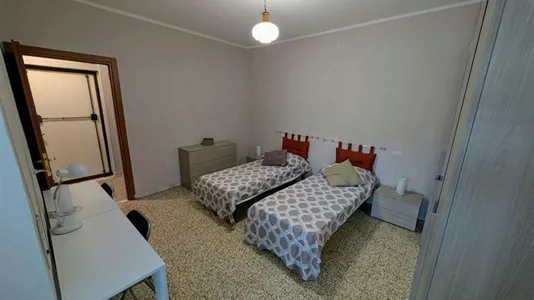 Rooms in Milano Zona 8 - Fiera, Gallaratese, Quarto Oggiaro - photo 3