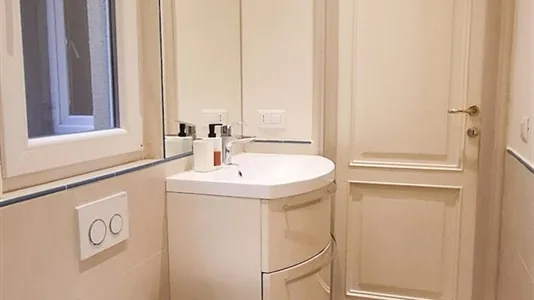 Rooms in Genoa - photo 9