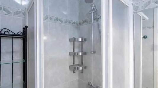 Rooms in Madrid Centro - photo 10