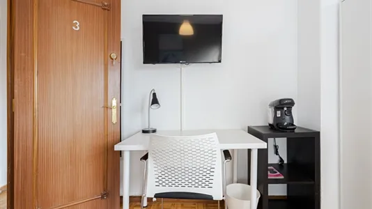 Rooms in Guadalajara - photo 4