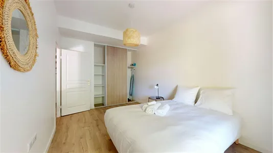 Rooms in Angoulême - photo 3