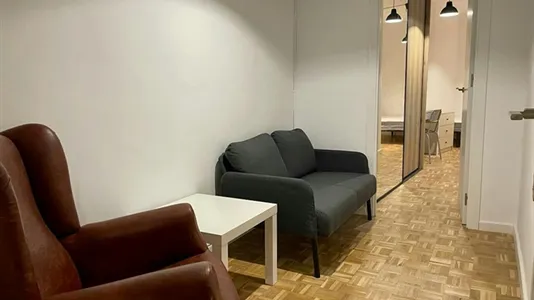 Rooms in Barcelona Ciutat Vella - photo 7