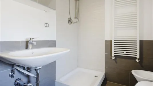 Rooms in Roma Municipio VI – Roma Delle Torri - photo 7