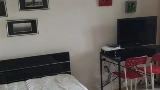 Apartments in Paris 16éme arrondissement (North) - photo 7