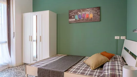 Rooms in Milano Zona 2 - Stazione Centrale, Gorla, Turro, Greco, Crescenzago - photo 1