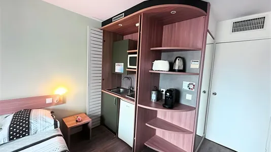 Apartments in Bobigny - photo 4