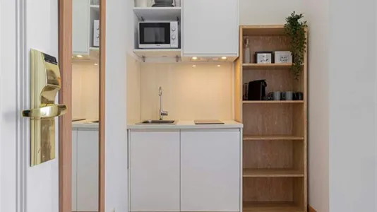 Rooms in Madrid Centro - photo 6