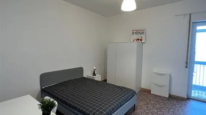 Room for rent in Bari, Puglia