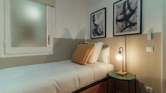Rooms in Barcelona Eixample - photo 2