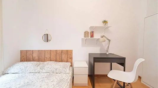 Rooms in Barcelona Ciutat Vella - photo 3