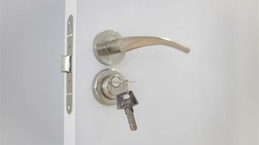 Rooms in Barcelona Sants-Montjuïc - photo 5