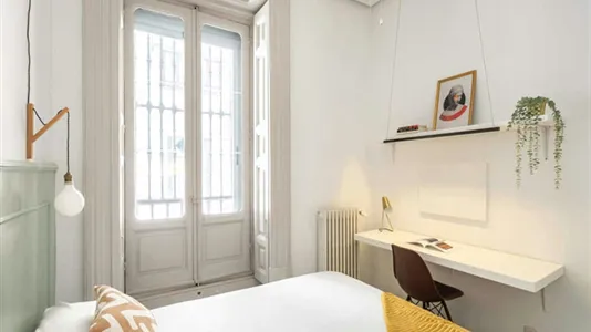 Rooms in Madrid Centro - photo 3