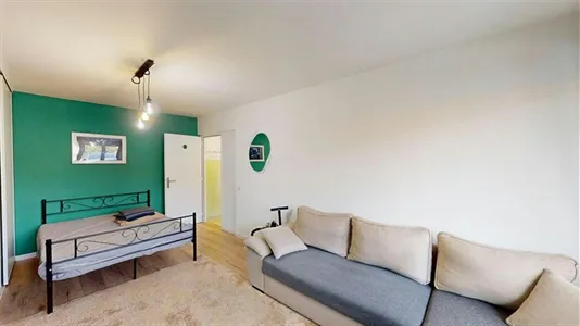 Rooms in Saint-Julien-en-Genevois - photo 2
