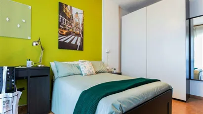 Room for rent in Milano Zona 5 - Vigentino, Chiaravalle, Gratosoglio, Milan