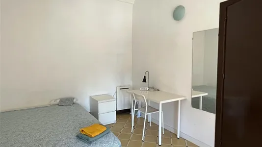 Rooms in Barcelona Ciutat Vella - photo 8