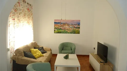 Rooms in Córdoba - photo 7