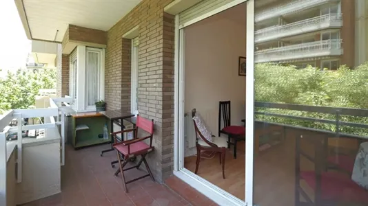 Rooms in Barcelona Eixample - photo 10