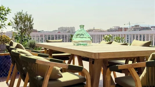 Rooms in Barcelona Eixample - photo 10