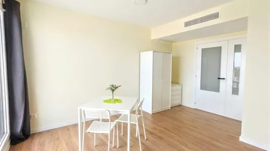 Rooms in Alfara del Patriarca - photo 5